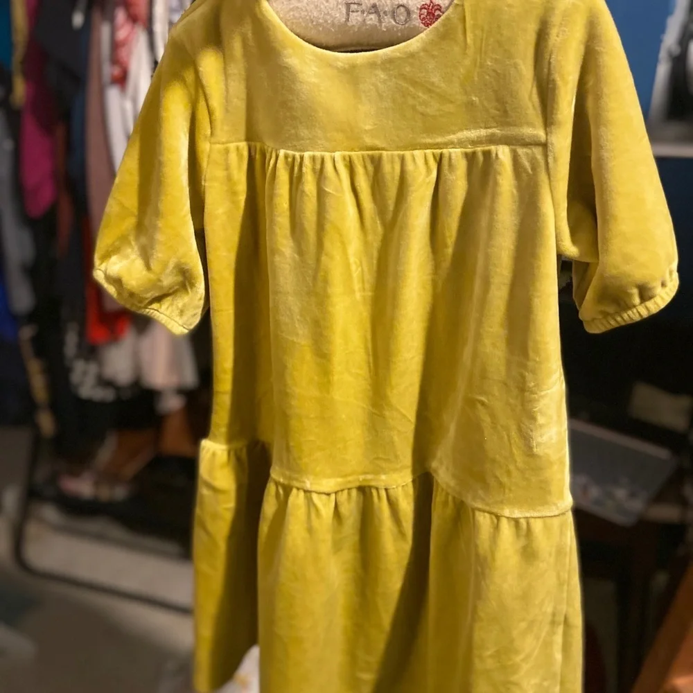 FUNDRAISER ITEM-Hanna Anderson Velvet dress girls size 5 chartruese - Picture 1 of 15